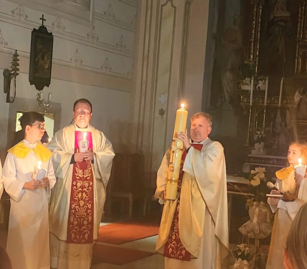 Svjetlo uskrsnuća zasjalo u Vukovini u crkvi Pohoda Blažene Djevice Marije